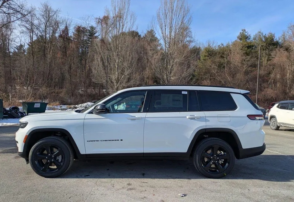 New 2025 Jeep Grand Cherokee L: One of the best vehicles in the New Jeep Lineup 2026. Available at Brattleboro CDJR, Vermont.