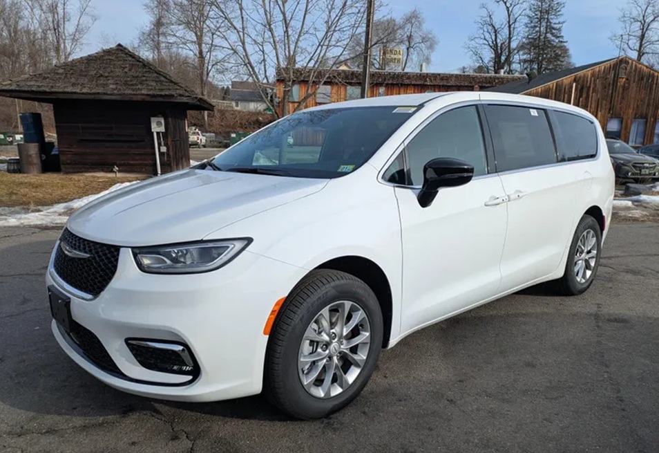 New 2026 Chrysler Pacifica Select Awd: Discover which new vehicles sell best in Vermont in 2026. Explore top AWD SUVs and trucks at Brattleboro CDJR.