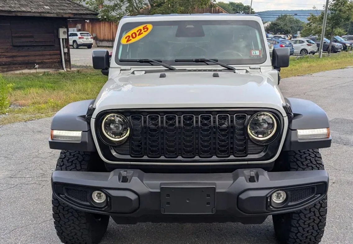 2025 Jeep Wrangler 4xE Willys front: One of the top models in the Jeep 4xe lineup. Available now at Brattleboro CDJR, Vermont.