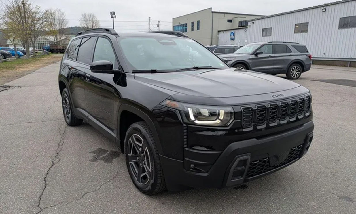 New 2026 Jeep Cherokee Limited 4x4: One of the best models you can find at a car dealership near you, at Brattleboro CDJR, Vermont.