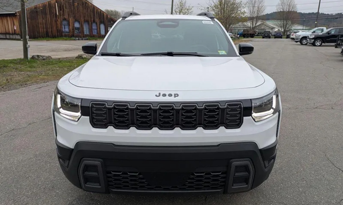 New 2026 Jeep Cherokee Limited front: One of the most highly recommended models within the 2026 Jeep Cherokee for sale in Vermont lineup. Available at Brattleboro CDJR.