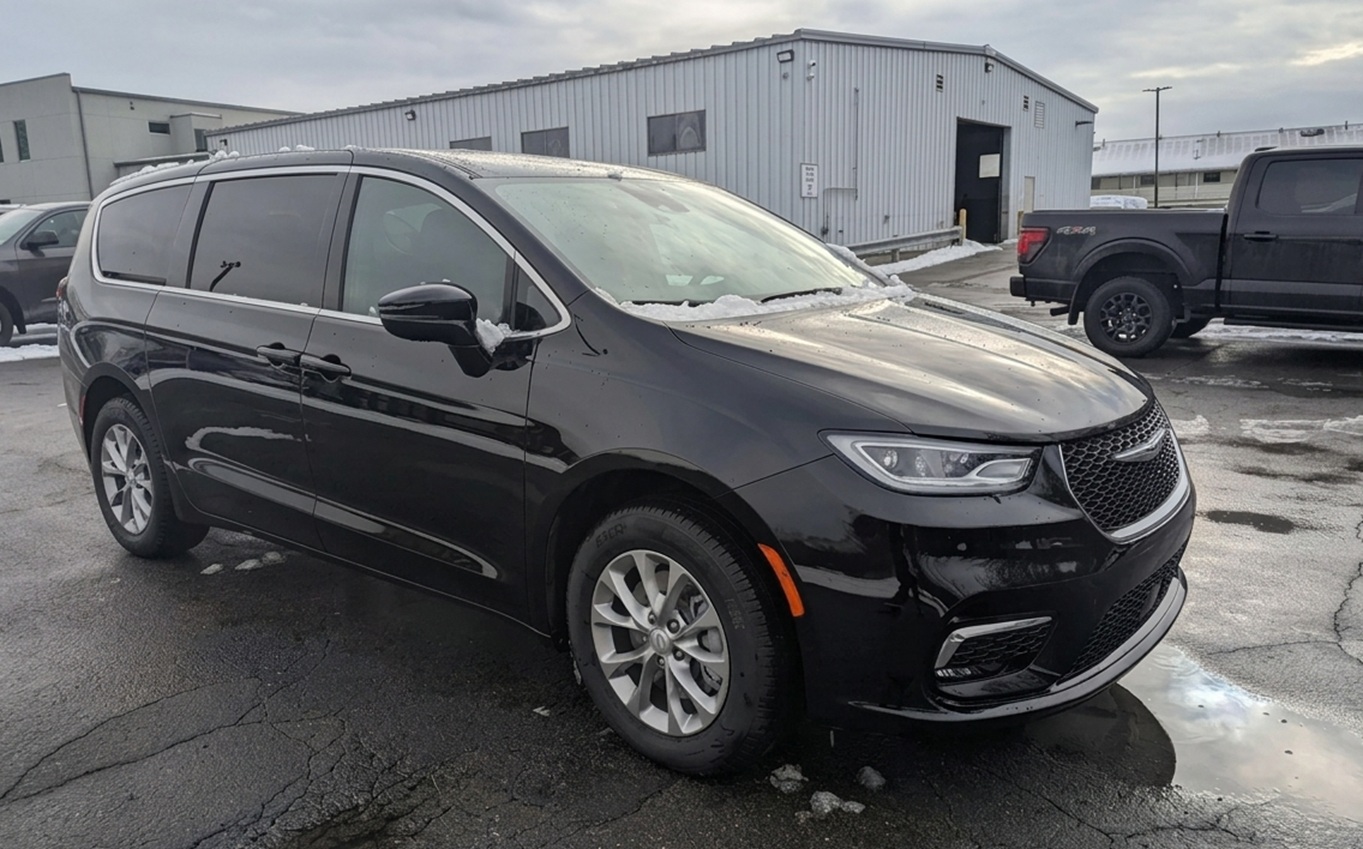New 2026 Chrysler Pacifica Select Awd: Hit a deer in Vermont? Learn immediate emergency steps, how insurance coverage applies, and how to spot hidden vehicle damage.